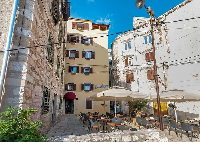 Sibenik Antique Studio Apartment - Old Town